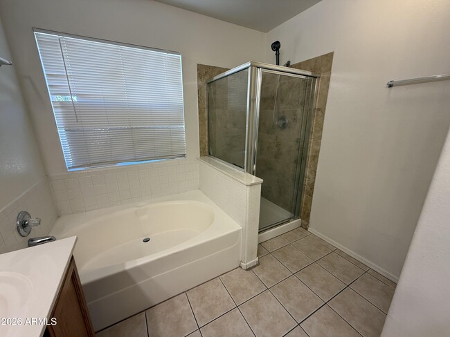 Building Photo - 505 W Sereno Dr