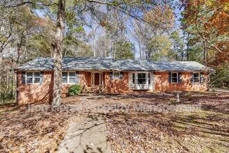 Building Photo - 1060 Windbrooke Ct