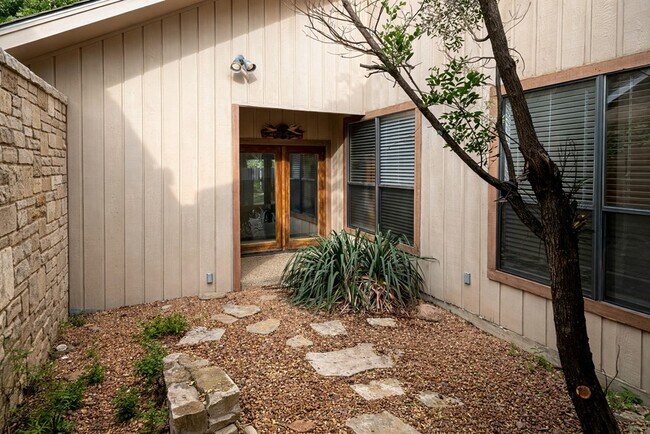 Building Photo - 2416 Birkdale Ln