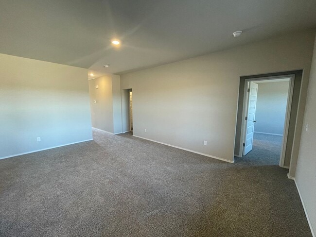 Building Photo - Brand New 4 Bedroom 2 Bathroom in Shawnee ...