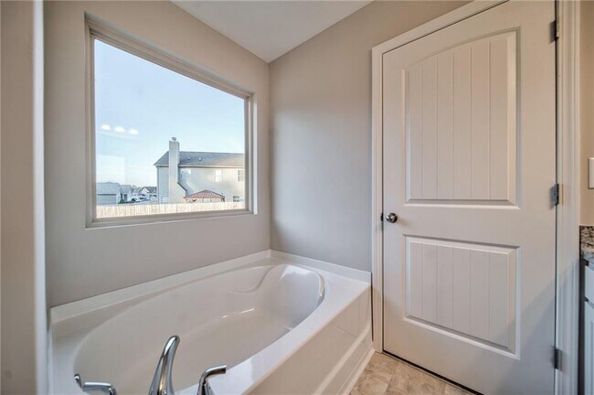 Building Photo - 21 Belfield Ct