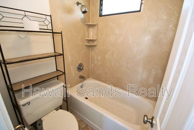 Building Photo - 1040 Kinau St