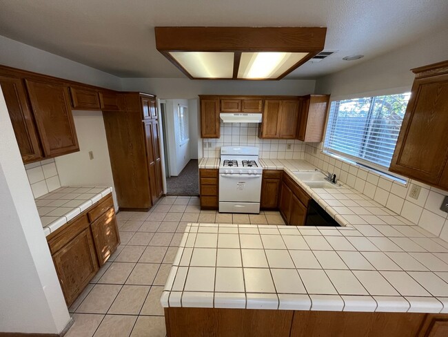 Building Photo - Gorgeous 3 Bedroom Home Coming Soon!!!