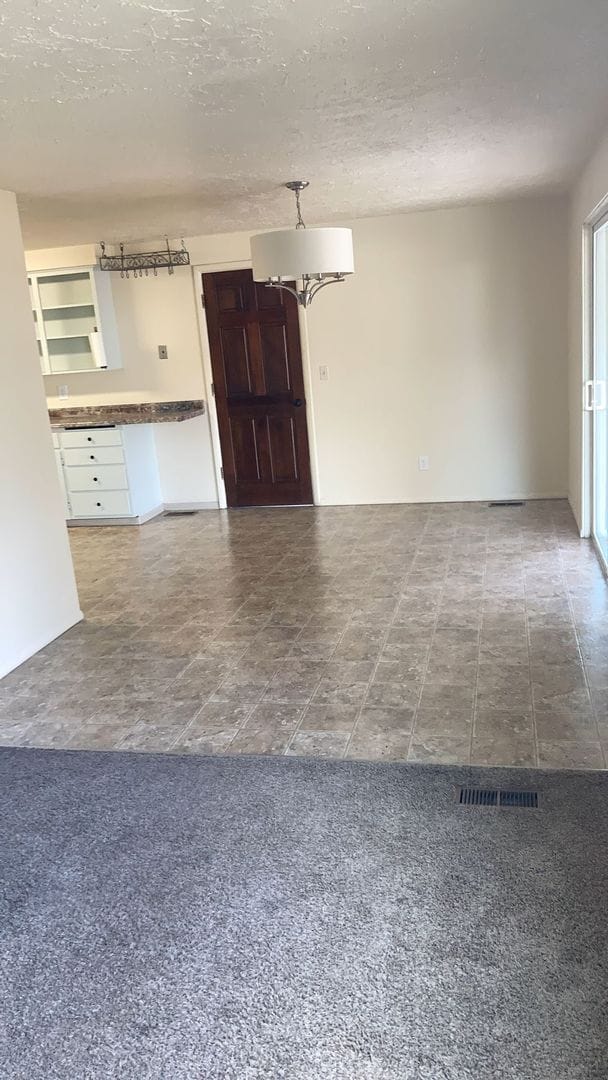 Building Photo - Huge Home In The West Bench Neighborhood!