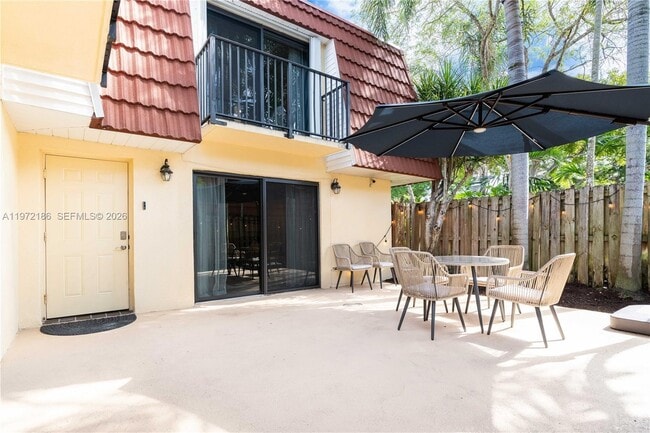 Building Photo - 9844 NW 6th Ct