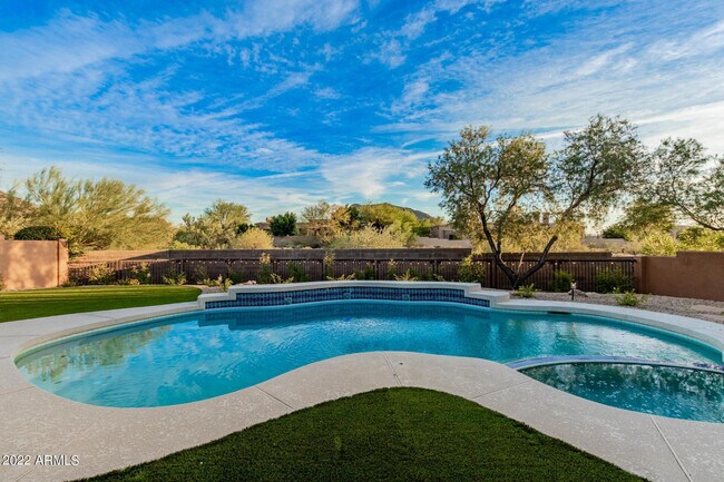 Building Photo - 13761 E Lupine Ave