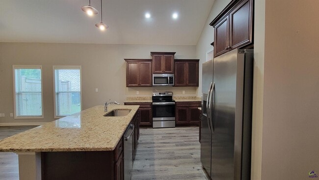 Building Photo - 106 Hay Bale Wy