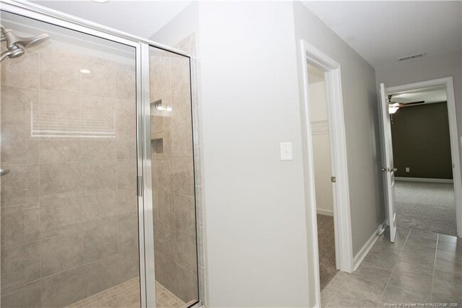 Building Photo - 5709 Pondhaven Dr