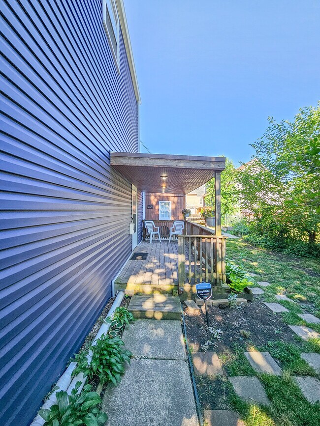 Building Photo - 3300 N Kildare Ave