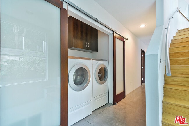 Building Photo - 2337 Baxter St