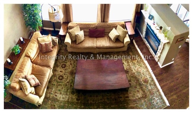 Building Photo - 4 Bed/5 Bath, 4,219 Sqft -11089 Canyonbroo...