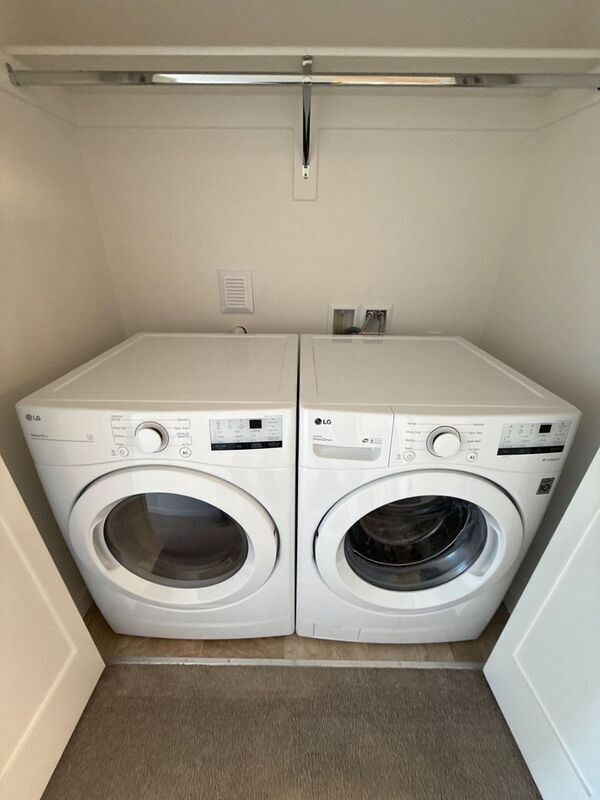 Building Photo - 5913 Blue River Dr SE