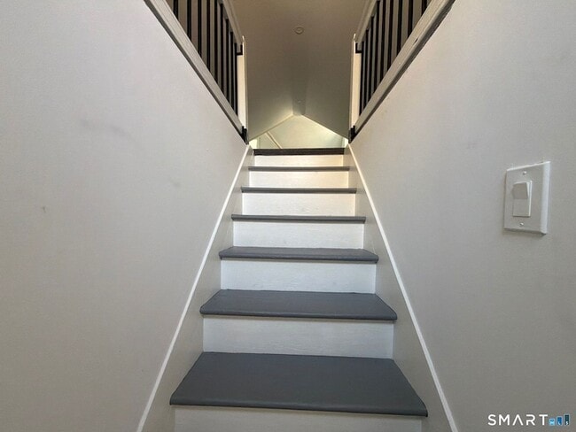 Building Photo - 316 W Main St