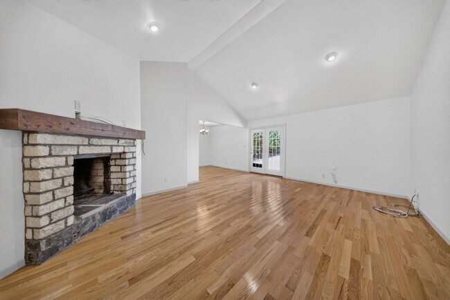 Building Photo - 5715 E 64th St