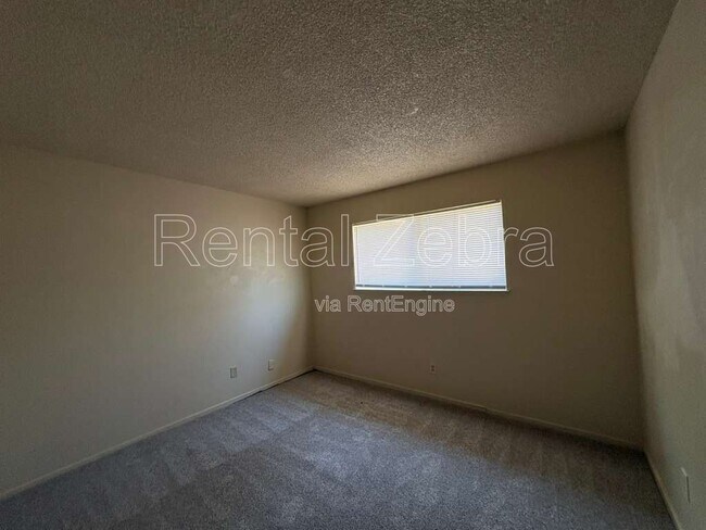 Building Photo - 1836 Cheyenne Dr