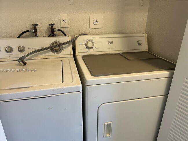 Building Photo - 12960 SW 66th Ln