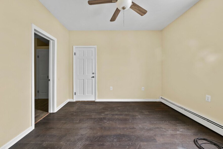 Building Photo - 162-166 Manchester Avenue, 4 Second Floor