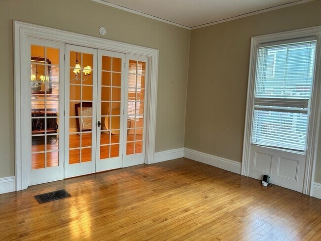 Building Photo - 36 7th St