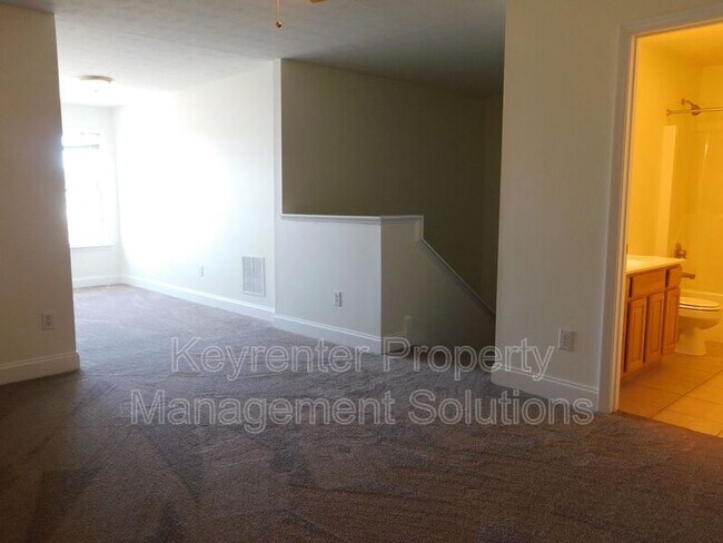 Building Photo - 42 Enchanted View Cir