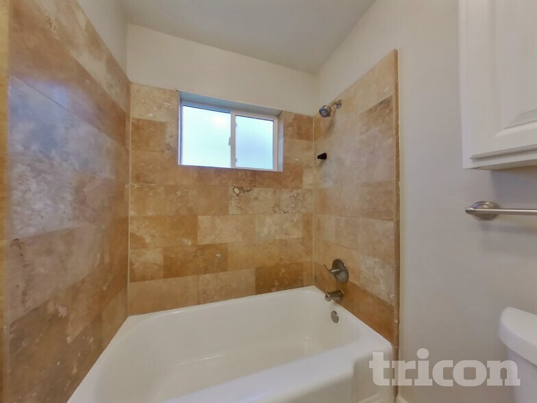 Building Photo - 904 Bidwell St