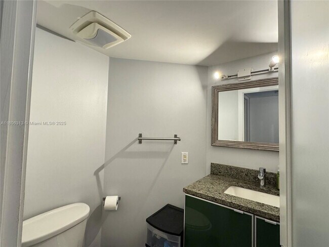 Building Photo - 9701 Fontainebleau Blvd