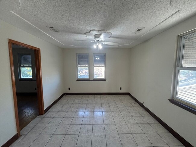 Building Photo - 5827 Lumley St