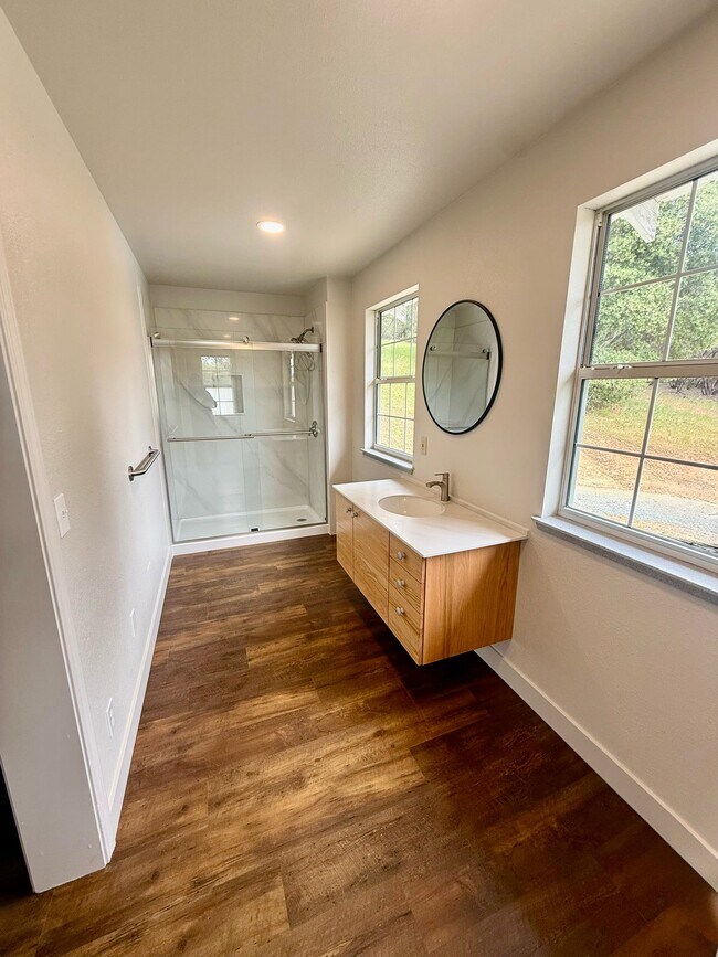 Building Photo - 16083 Indian Springs Ranch Rd