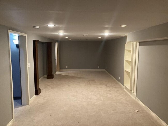 Building Photo - 4846 Birchwood Ln