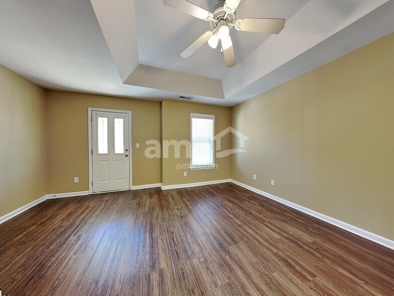 Building Photo - 104 Pearson Place