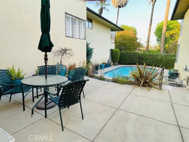 Building Photo - 945 S Orange Grove Blvd
