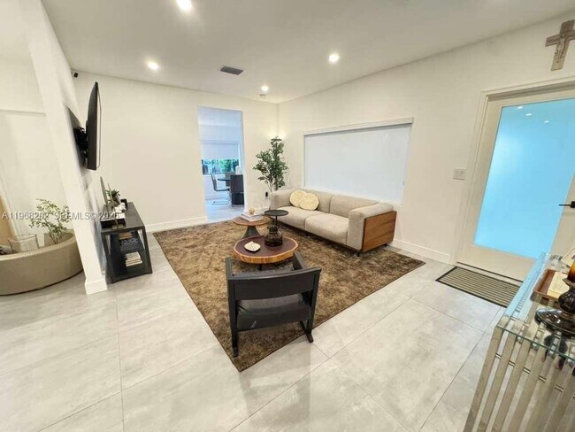 Building Photo - 1854 SW 17th St