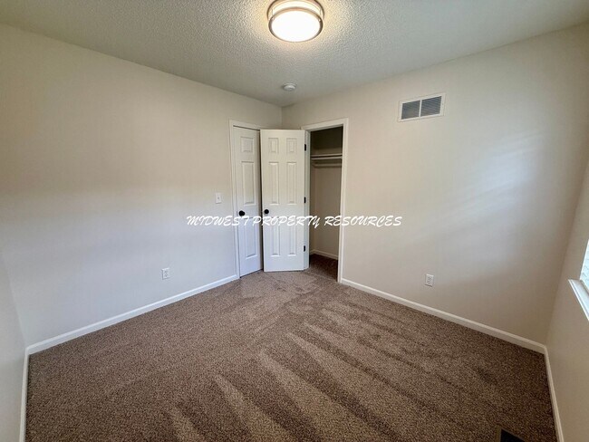 Building Photo - Beautifully Updated 3 Bed, 2 Bath Split-Level Home with Finished Basement
