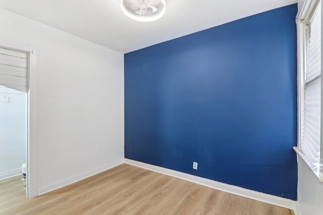 Building Photo - 8807 S Lowe Ave