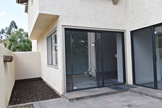 Building Photo - Price Reduced! Stunning 4BR/2.5BA Two-Stor...