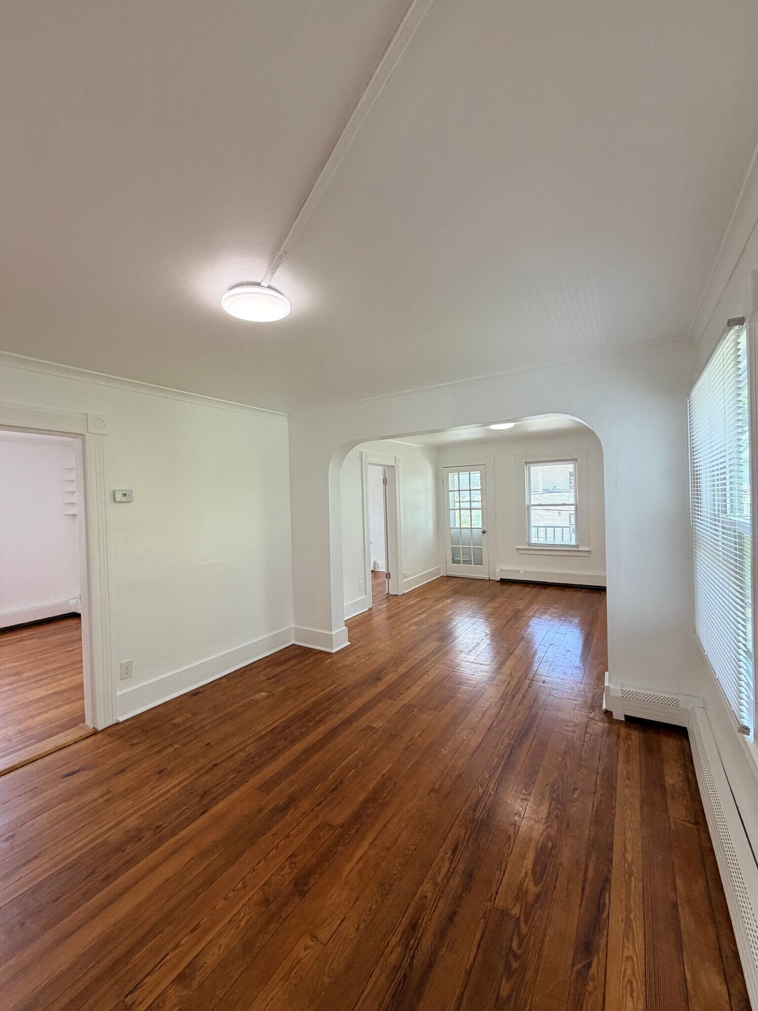 Building Photo - 37 Maud St