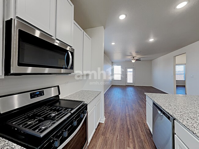 Building Photo - 211 Pebble Creek Run