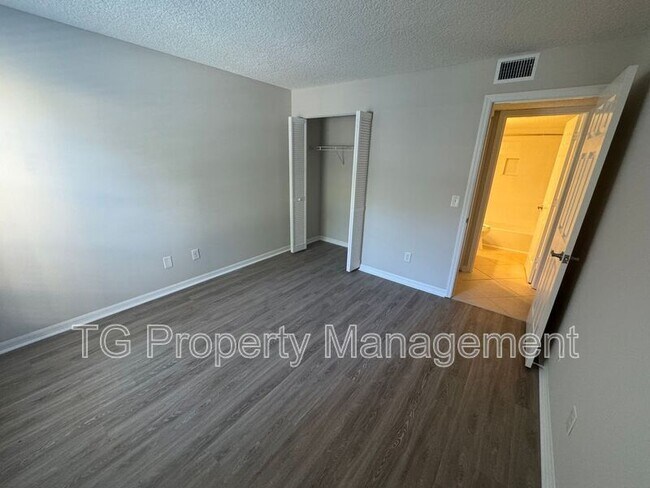 Building Photo - 239 Cranes Lake Dr