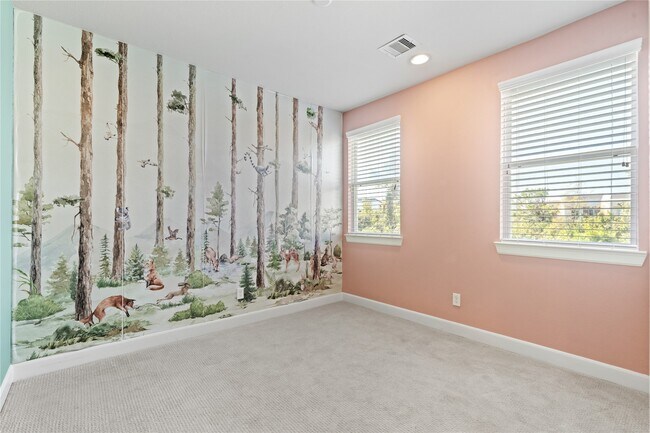 Building Photo - 1013 W 17th St