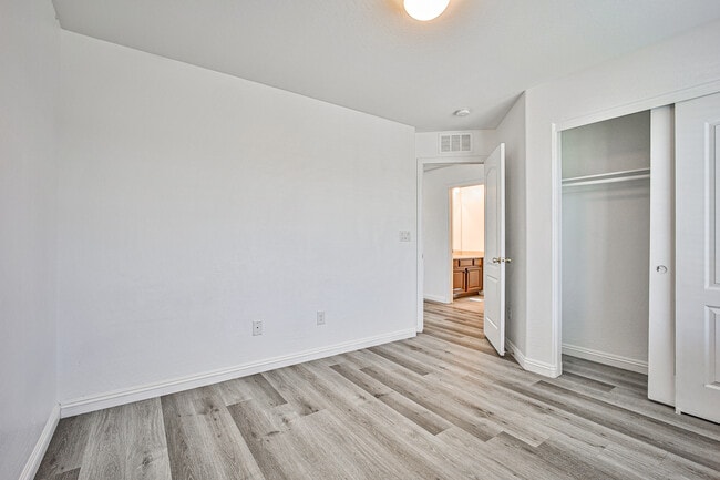 Building Photo - 6360 Beavertail Pond Ave
