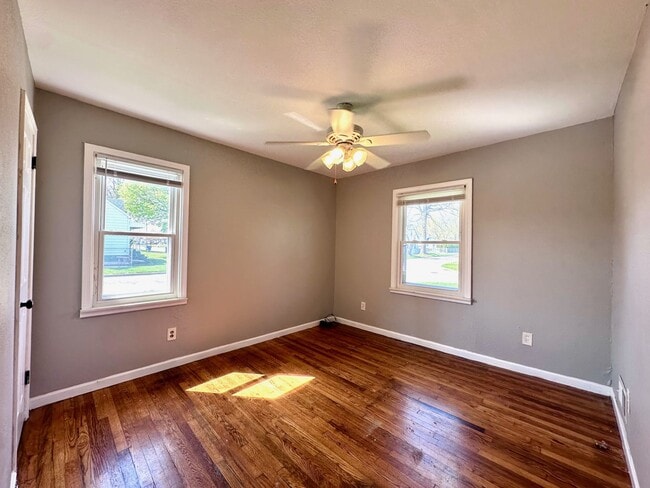 Building Photo - 1697 London