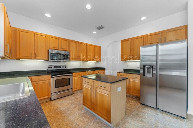 Building Photo - 10886 Cory Lake Dr