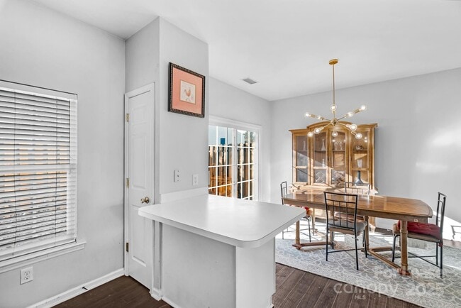 Building Photo - 3213 Mannington Dr