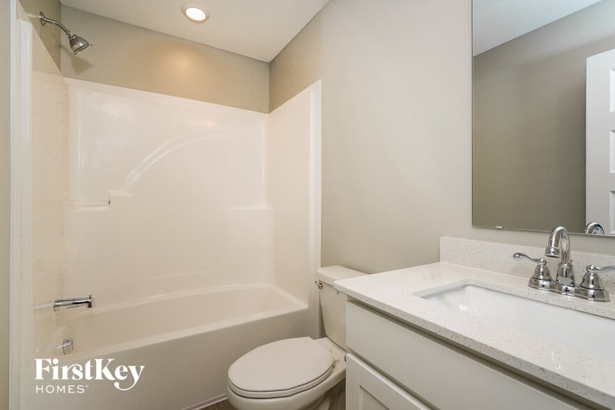 Building Photo - 3656 Locust Dr