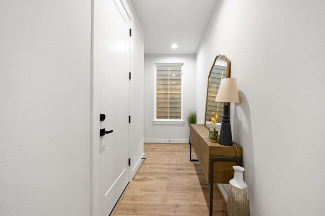 Building Photo - 6117 Campo Vista Dr