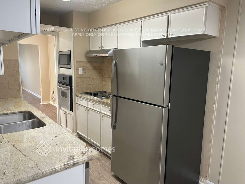 Building Photo - 801 Newport Blvd