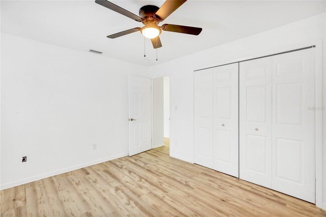 Building Photo - 4130 Lake Saunders Dr