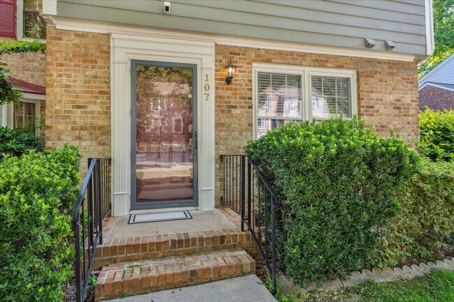 Building Photo - 107 Barbary Ct