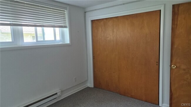 Building Photo - 326 Draper Ave