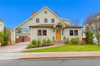 Building Photo - 33 Smith St