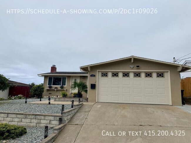 Building Photo - Spacious 3 Bedroom 2 bath in Seaside